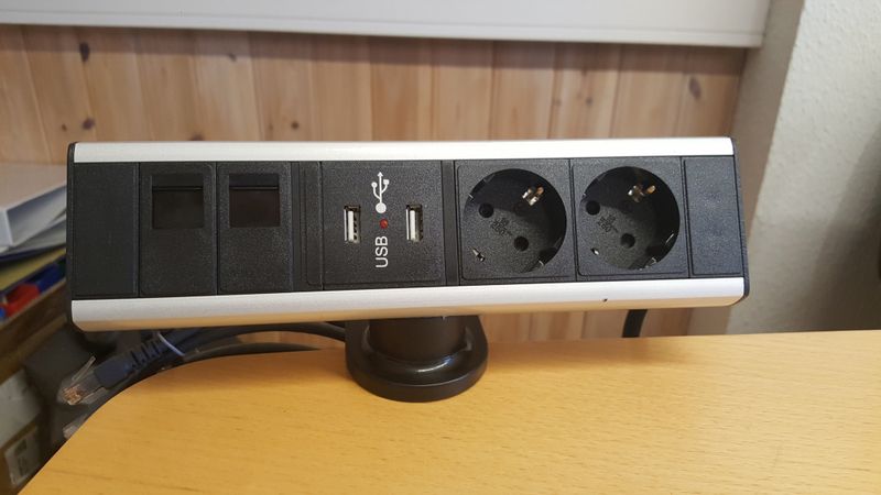 Mulitikontakt for skrivepulten